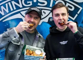 Chi è Ethan, il figlio dell’imprenditore Joe Bastianich che ha deciso di aprire il ristorante Wingstop a Milano con il padre
