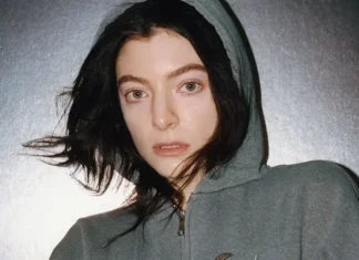 Lorde ha donato l’incasso del merchandising alla città di Minneapolis e si è schierata contro l’ICE Lorde ha donato l'incasso del merchandising alla città di Minneapolis e si schiera contro l'ICE