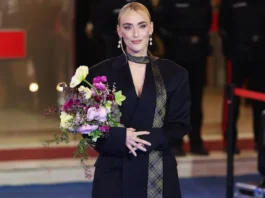 Il green carpet di Sanremo 2026: la vibe è tutta tailoring dark e teatrale (sì a Michele Bravi, Fedez e Mara Sattei)