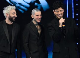 Sanremo 2026, chi sono gli artisti che saliranno sul Suzuki Stage: da Gaia ai Pooh, Carlo Conti svela il calendario completo