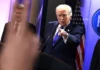 Trump afferma che lo Stretto di Hormuz riaprirà senza pedaggi, intanto il prezzo del petrolio scende