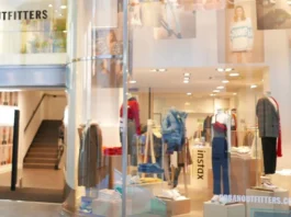 Come procedono le vendite di Urban Outfitters? (Spoiler: molto bene)