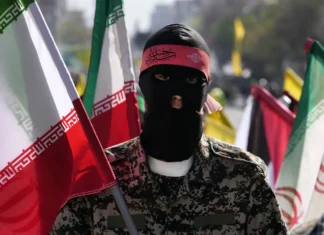 I Pasdaran attaccano con missili la base di Al Dhafra negli Emirati e annunciano “Uccideremo Netanyahu”