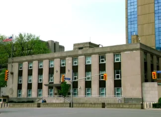 Spari contro il consolato statunitense a Toronto: la polizia indaga