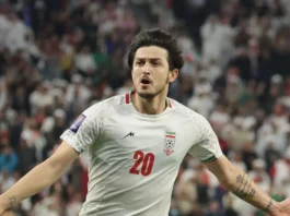 Il calciatore iraniano Azmoun è stato espulso dalla nazionale, perché ha pubblicato una foto col “nemico”