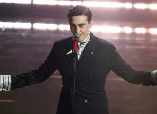 Dopo Sanremo, Michele Bravi torna con un nuovo album: “Commedia Musicale” uscirà il 17 aprile