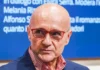 Dopo lo scandalo, ecco il ritorno in pubblico di Alfonso Signorini: «Sono felice che non ci sia più nessuno sul mio carro»