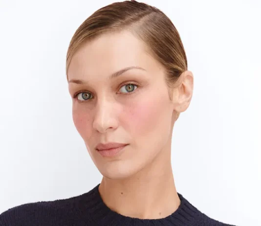 Bella Hadid è la nuova ambassador Prada Beauty: il blush Prada è già il prodotto beauty più desiderato del 2026