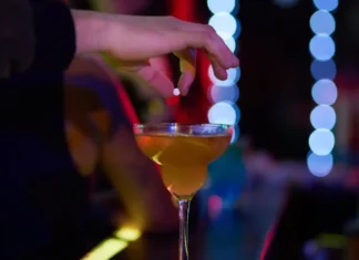Sostanze stupefacenti nei drink, un rischio reale. Roma e Venezia sensibilizzano sul tema Drink Sostanze Stupefacenti - Photo Credits Ortofonologia.it
