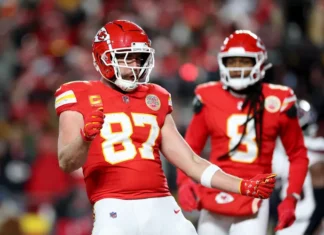 Travis Kelce firma (e flexa): l’orologio da 77K è il vero plot twist romantico con Taylor Swift