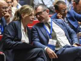 Ecco perché si sono dimessi Delmastro e Bartolozzi