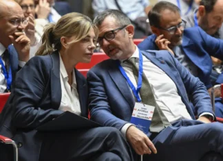 Ecco perché si sono dimessi Delmastro e Bartolozzi