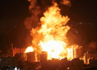 Israele attacca Beirut e il resto del Libano: migliaia di sfollati e almeno trentuno morti