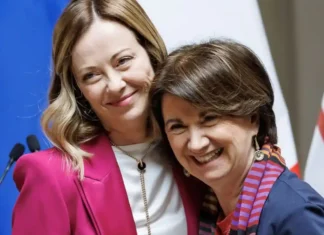 Meloni e Roccella, soppressione delle Consigliere di Parità: la tutela delle lavoratrici è a rischio Meloni Roccella - Photo Credits Fanpage