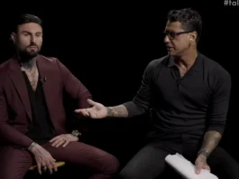 Fabrizio Corona torna con Falsissimo, si scaglia ancora contro Signorini con testimone Vito Coppola: “Nei camerini ha provato a baciarmi e toccarmi”