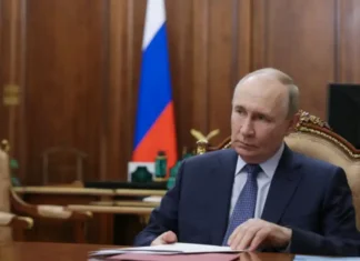 Russia, Vladimir Putin si spinge oltre. Bloccati non solo i social, ma l’intera rete Vladimir Putin Social - Photo Credits Lumsanews