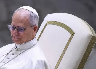 Papa Leone XIV condanna i leader mondiali con «le mani sporche di sangue» (e c’è chi pensa a Trump)