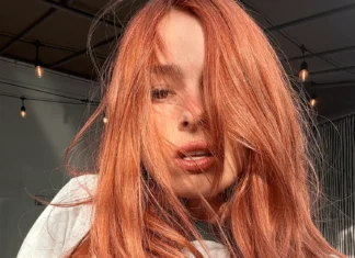 E se vi dicessimo che il colore del 2026 sarà il cool-girl copper (ed è tutto merito di Addison Rae?)