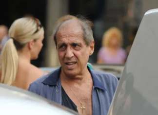 Adriano Celentano passa alle vie legali dopo le speculazioni del presunto figlio segreto