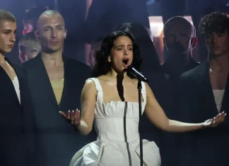 I biglietti del concerto di Rosalía a Milano, interrotto per problemi di salute della cantante, verranno rimborsati