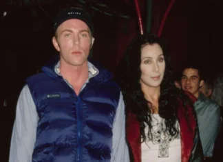 È stato arrestato il figlio di Cher per disturbo della quiete pubblica Cher ed il figlio Blue