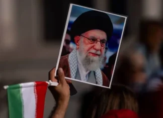 La TV di Stato iraniana trasmette un messaggio dell’ayatollah che chiede lo “spargimento” di sangue da parte di israeliani e Trump