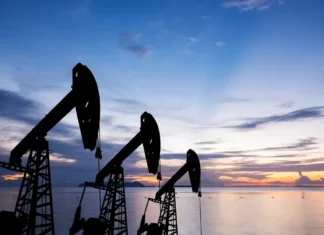 Il prezzo del petrolio supera i cento dollari al barile dopo attacchi iraniani