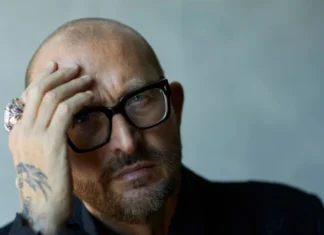Chi è Giacomo Maiolini, il giudice a Canzonissima: carriera, successi e l’ex famosa mai sposata