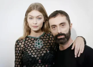 Perché Giambattista Valli ha annullato (all’ultimo) un’altra sfilata?