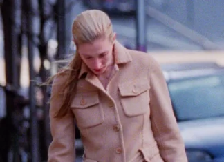 Kim Kardashian e il cappotto cult di Carolyn Bessette-Kennedy: chi c’è davvero dietro l’acquisto da quasi 200mila dollari