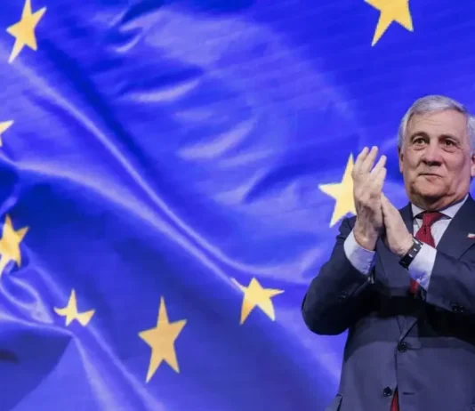 Iran, scontro fra Tajani e Conte, il Ministro degli Esteri: ” Trump la chiamava ‘Giuseppi”, poi la replica: ” A voi non vi chiama proprio”
