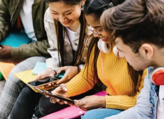 META, TikTok e Google sono sotto inchiesta per aver presumibilmente violato le limitazioni sui social media imposte dall’Australia