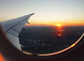 Il fascino delle destinazioni misteriose: perché i viaggi a sorpresa conquistano sempre più persone viaggi a sorpresa