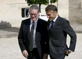 Macron e Starmer oggi terranno un vertice internazionale sulla riapertura dello Stretto di Hormuz, USA esclusi