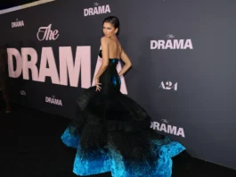 Zendaya in Schiaparelli blu: il suo “something blue” è pura couture drama (e sì, è tutto intenzionale)