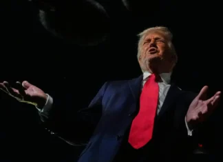 Trump al veleno con i paesi europei: “Andate ad Hormuz e prendetevi il petrolio da soli”