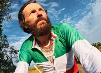 Presentato in Campidoglio il Jova Giro, l’iniziativa di Jovanotti per riscoprire il Sud Italia, una pedalata alla volta