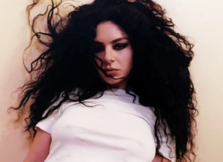 Addio Brat Summer, il nuovo album di Charli XCX sarà rock