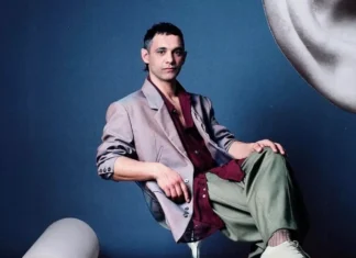 “La Fonte”, il nuovo album di Cosmo: un viaggio tra amore, addii e politica