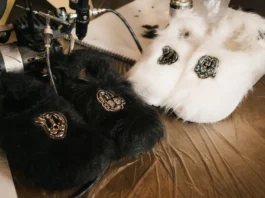 Crocs x Chito: le clog diventano furry (e stranamente li vogliamo subito)