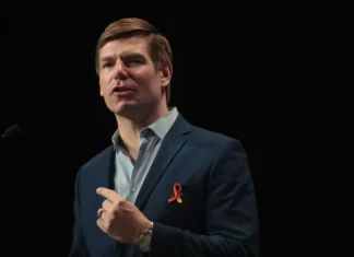 Eric Swalwell è accusato da tre donne di molestie sessuali, (è uncandidato democratico alla carica di governatore della California)