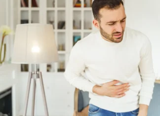 Mal di pancia o spasmi intestinali? La differenza tra i diversi tipi di dolore addominale