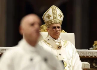 Trump di nuovo contro il Papa: «Ditegli che l’Iran ha ucciso 42mila innocenti»