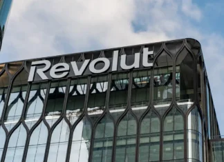 Antitrust, sotto il mirino i gruppi Revolut: sanzioni per oltre 11 milioni per «pratiche scorrette» Revolut Antitrust - Photo Credits Economy Magazine