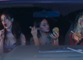 Sabrina Carpenter recluta Madelyn Cline e Margaret Qualley per il video di “House Tour”: ecco il teaser