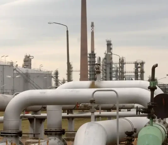 Ungheria, continua la dipendenza dal petrolio russo. Perché Budapest rifiuta l’allontanamento? Ungheria Petrolio Russo - Photo Credits Euronews.com