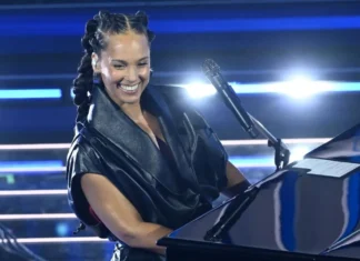 Alicia Keys tuona contro l’industria musicale: “Club di soli uomini, porte chiuse per le donne produttrici” Alicia Keys critica l'industria musicale