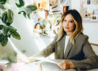 Ashley Tisdale ha costruito un impero beauty da 250 milioni di dollari (e no, non è il solito celebrity brand)