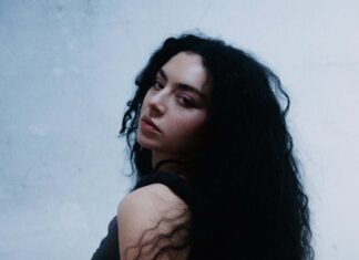 Charli XCX lancia “Conversations”, un appuntamento con i fan a New York Charli XCX annuncia Conversation, speciale evento con i fan