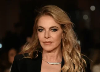 Claudia Gerini e la crisi con il compagno Riccardo Sangiuliano: “Sentimento vivo che ha bisogno di una piccola sospensione” Claudia Gerini la crisi con il compagno Riccardo Sangiuliano: "Sentimento vivo che ha bisogno di una piccola sospensione"